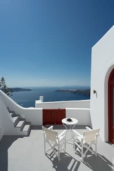 Serendipity Cliffside Villa & Suites