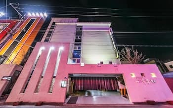 Yeungnam University Autumn Tale