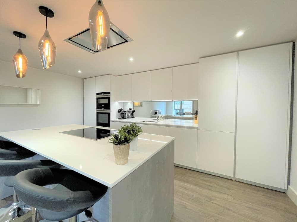 Spectacular 2BR Apartment with Parking