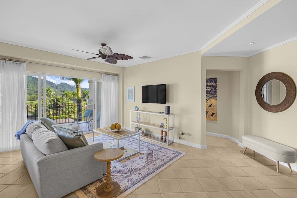 Del Mar 5F 3 Bedr 2 Bath