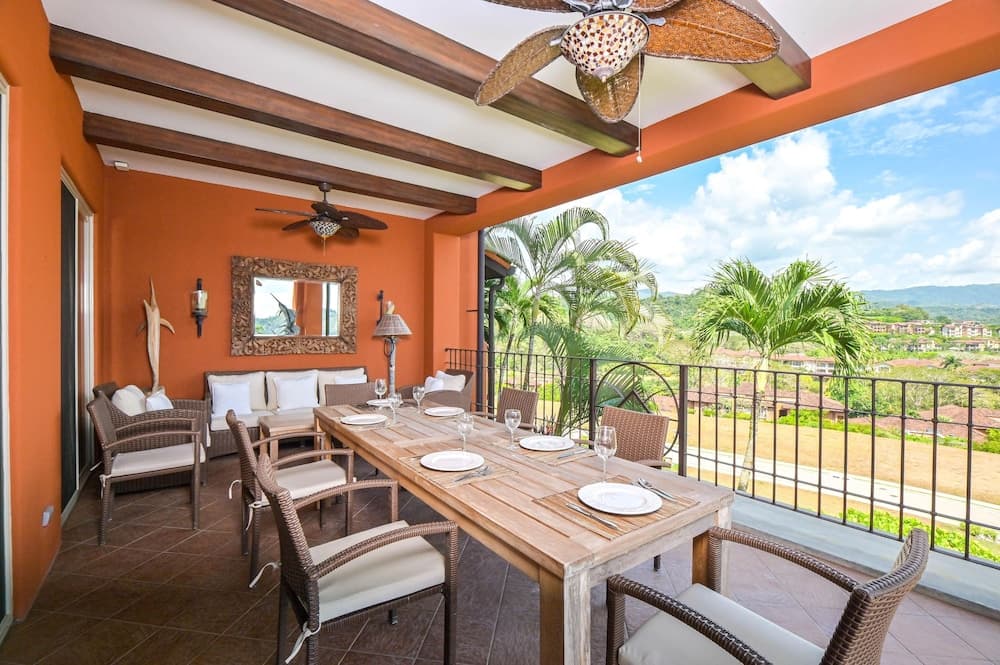 Montebello 2C - 3 bdr 3 Bath Ocean View