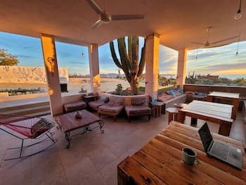 La Ventana Hostel and Hotel