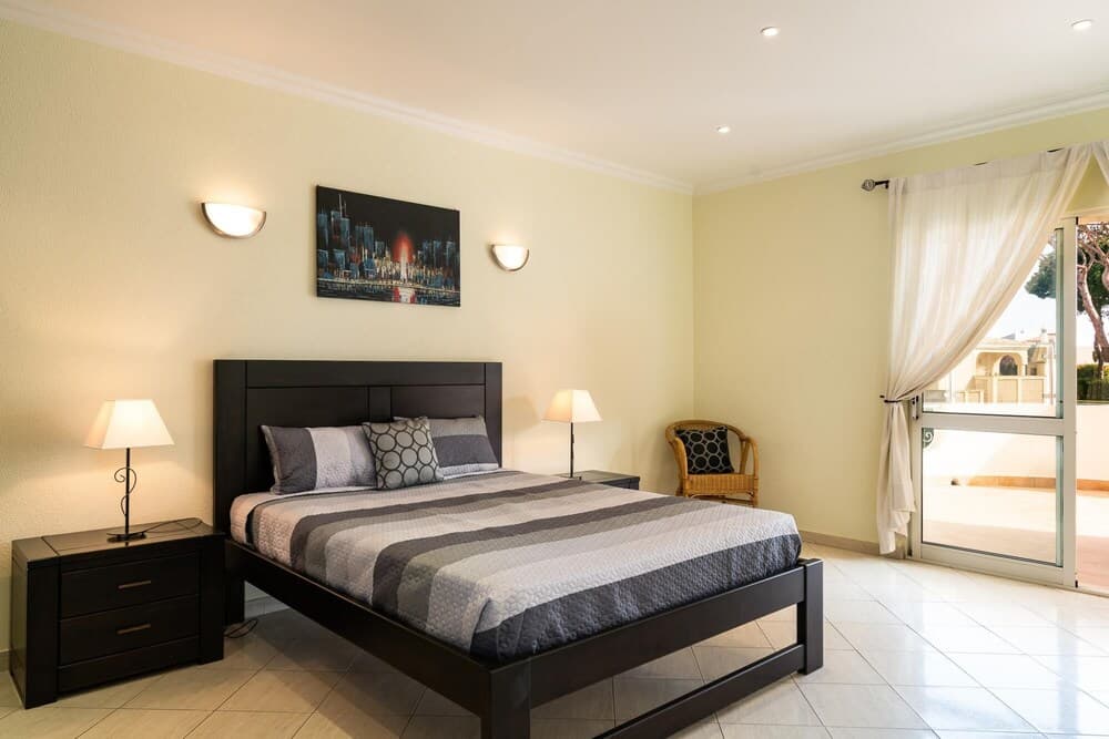 Villa Miera- Private Spacious Barbecue Private Pool Wifi Parking and Air Conditioning