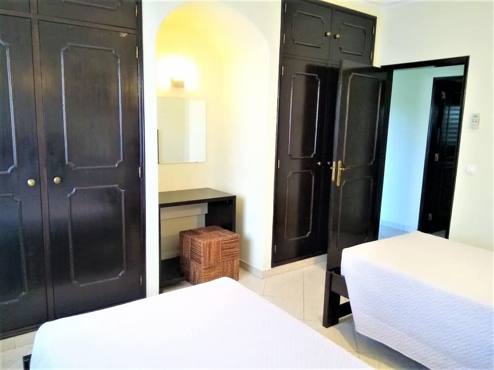 Villa Miera- Private Spacious Barbecue Private Pool Wifi Parking and Air Conditioning