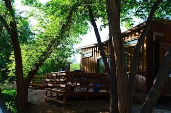 Cedar Creek Lodging & RV Park