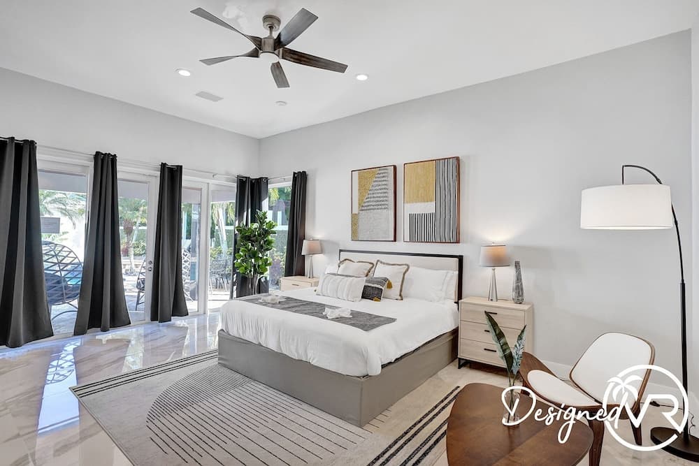 Sophia's Compound resort w heated pool