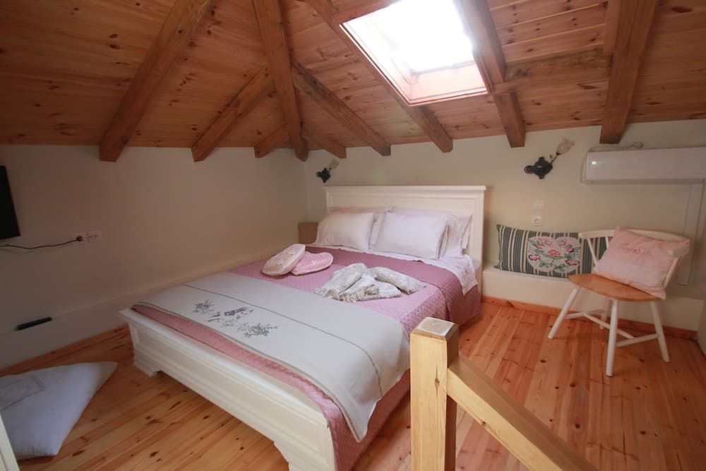 Orpheus and eyrydice boutique apartments