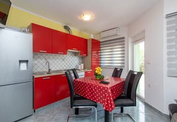 Seaview Apartment Paklenica 4