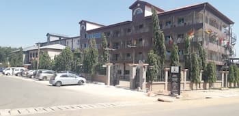 New Town Palace Hotel