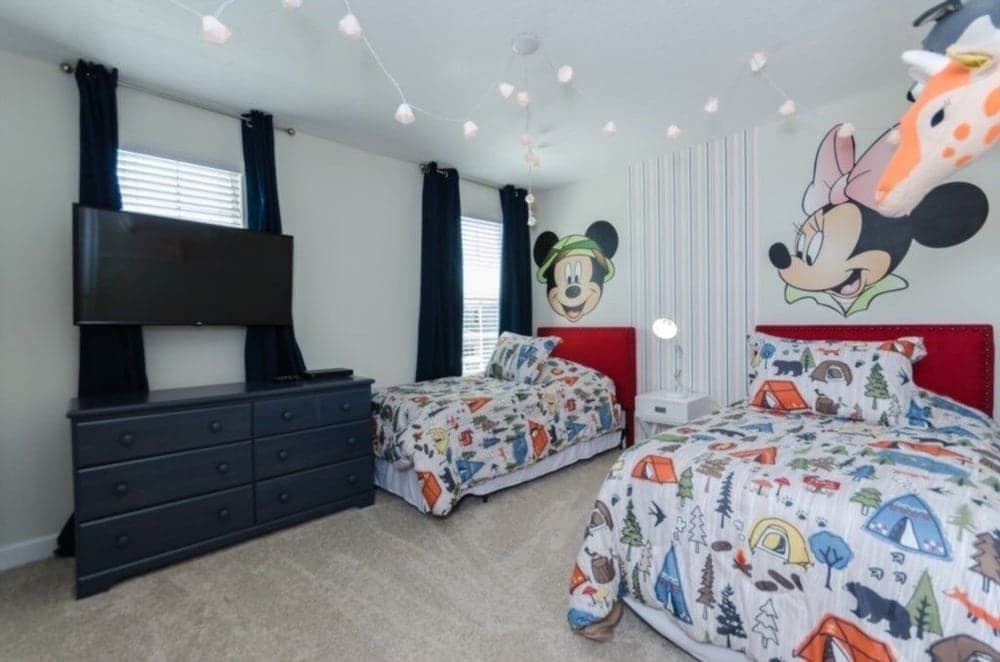 5 Bed Pool Home Multiple Bunks & Game Room! 5 Bedroom Villa by Redawning