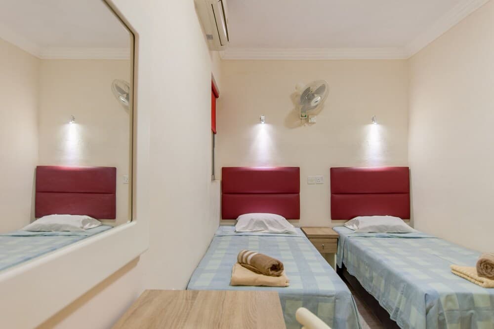 Merill Pool and Sea, charming Apart 1