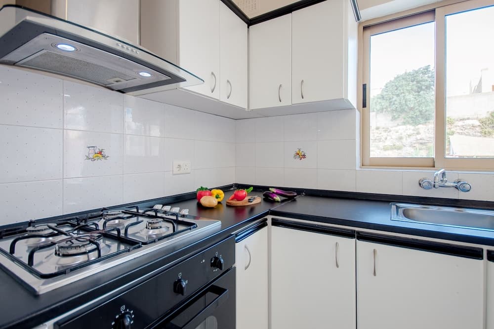 Merill Pool and Sea, Penthouse Apart 7