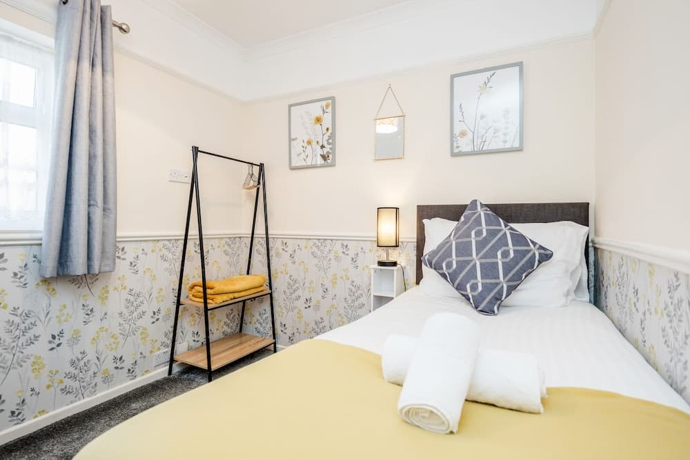 MPL Apartments - Woodside House by Harry Potter Studios