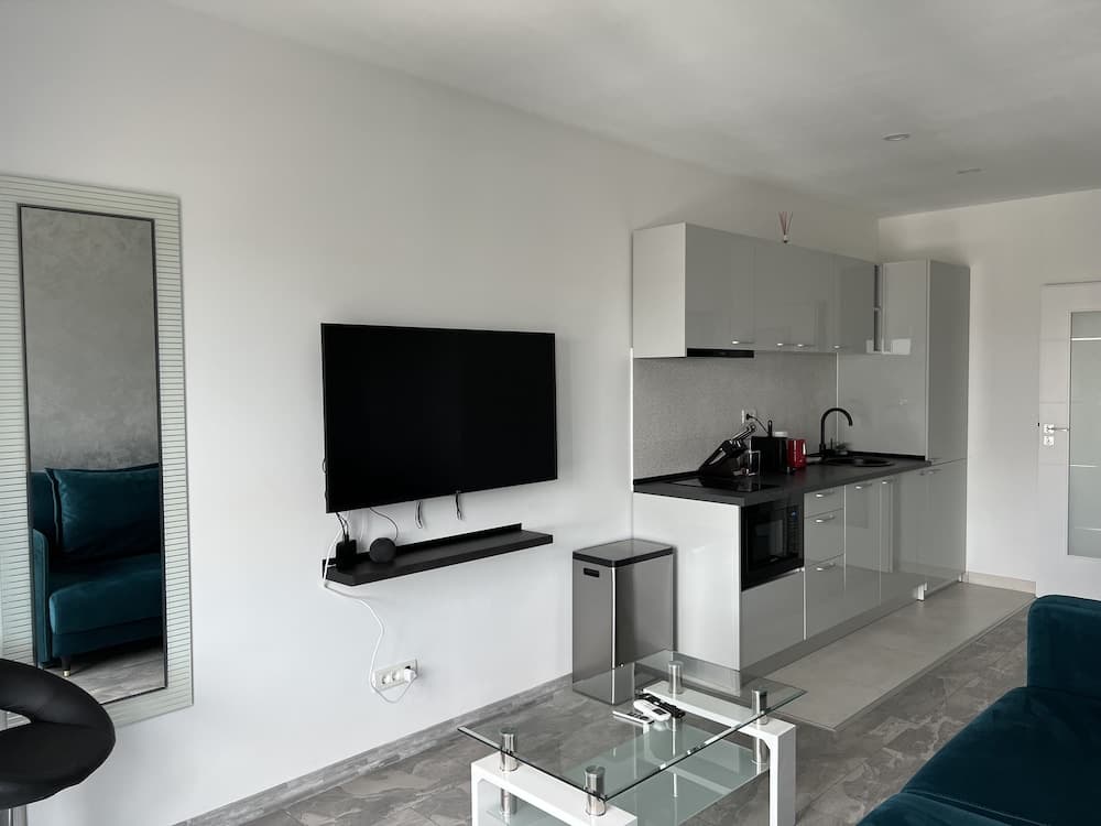 Marvelous 4 Room Penthouse W14-W15