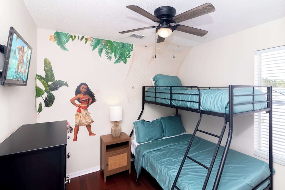 New Ownership 7BR Close to Disney