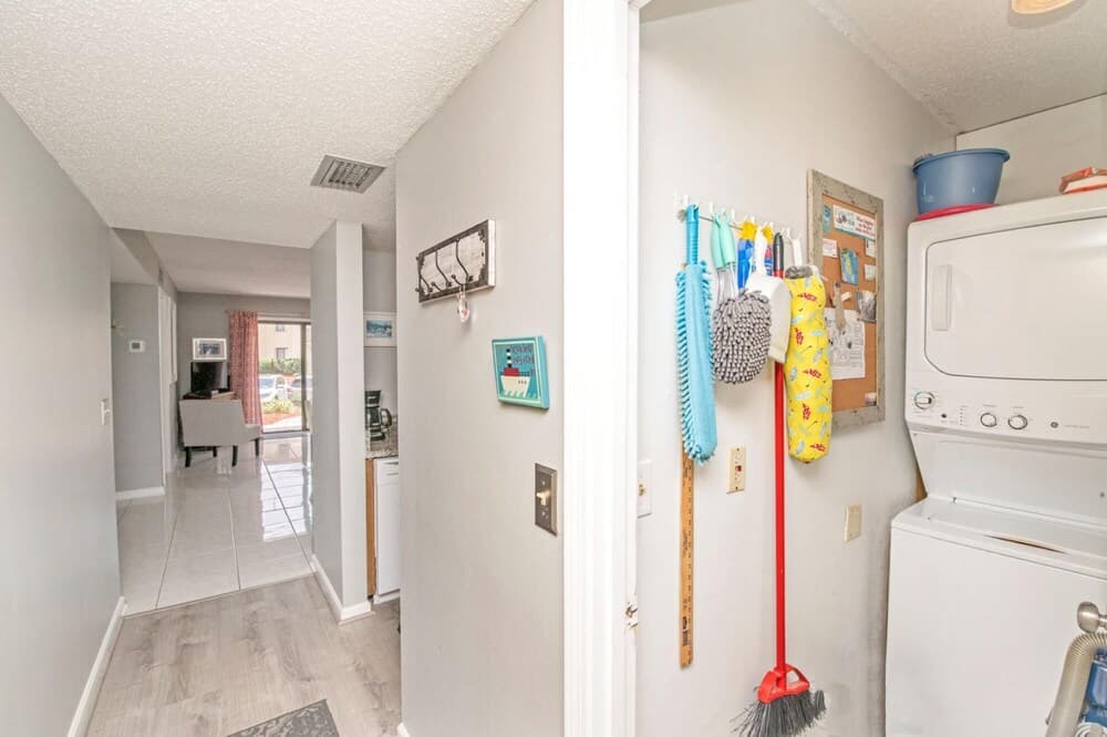 5112 Near Ocean 1st Floor SE