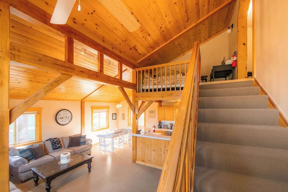 Bearfoot Lodge Near Fishing and Hiking