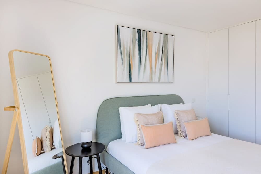 Camões Downtown with Parking