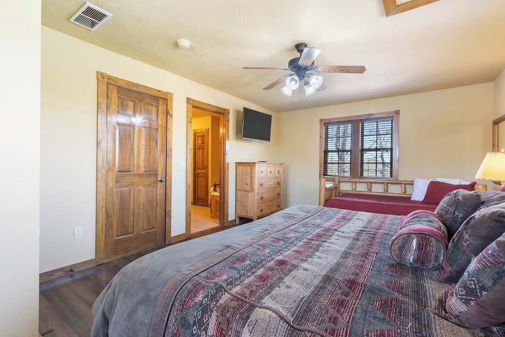 Fox Hollow Family Lodge