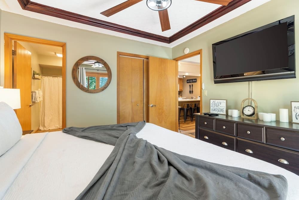 The Circle Retreat 8