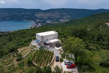 Pool Villa Luxoria Trebesin