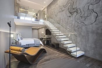 Suryaa Hotel Pinhais, Curio Collection by Hilton