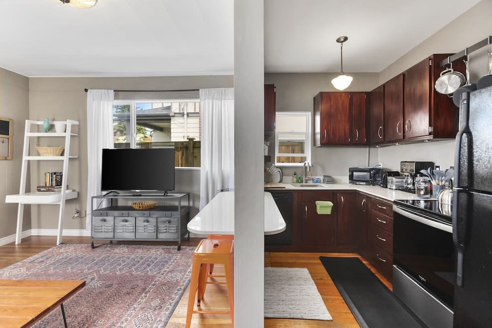 Ballard Bungalow - Walk to DT Ballard/Water