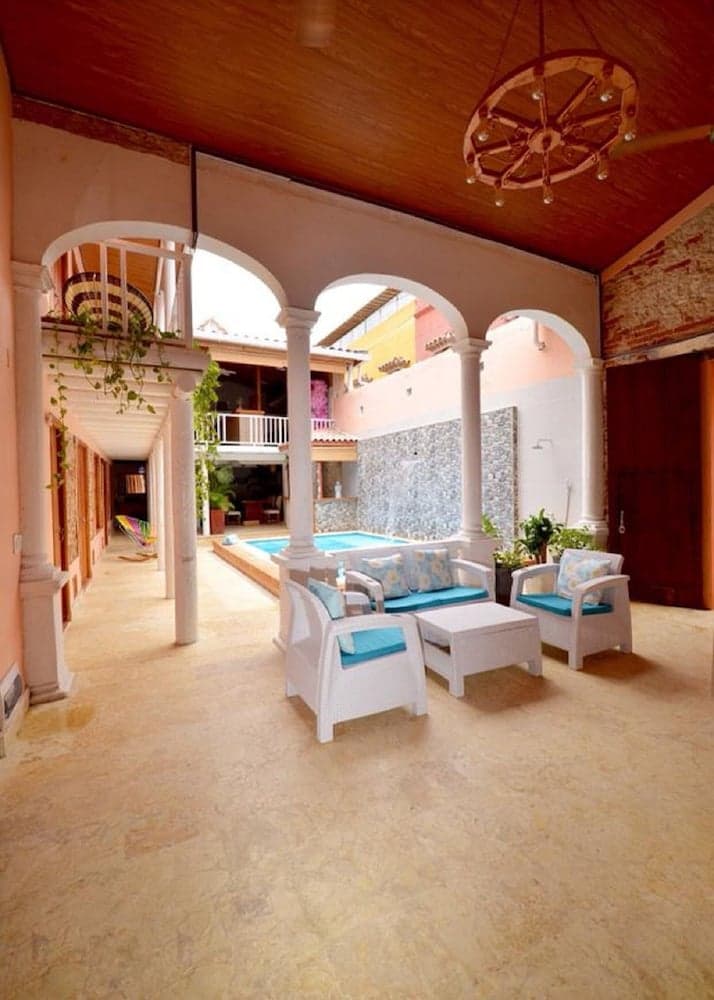 CA-3 HABITACION DOBLE EN GETSEMANI