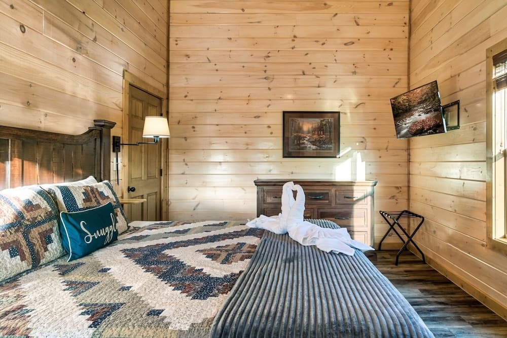 Hummingbird Hill Vista- Pool HotTub View