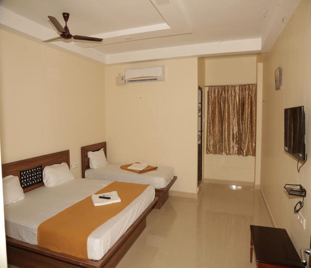 Hotel Santhosh Inn