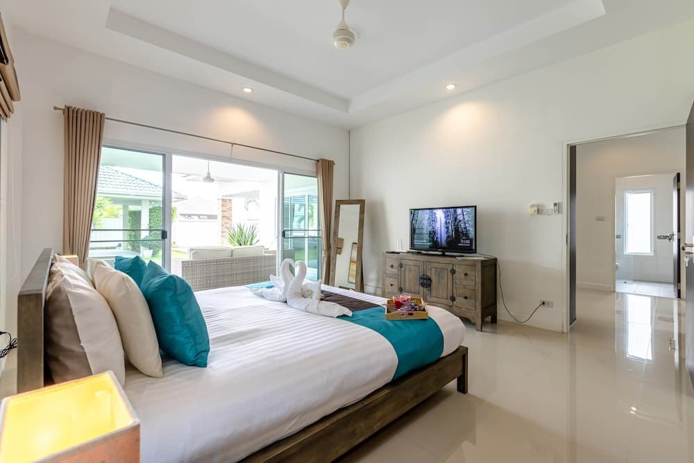 Private 3 BR Pool Villa  G49