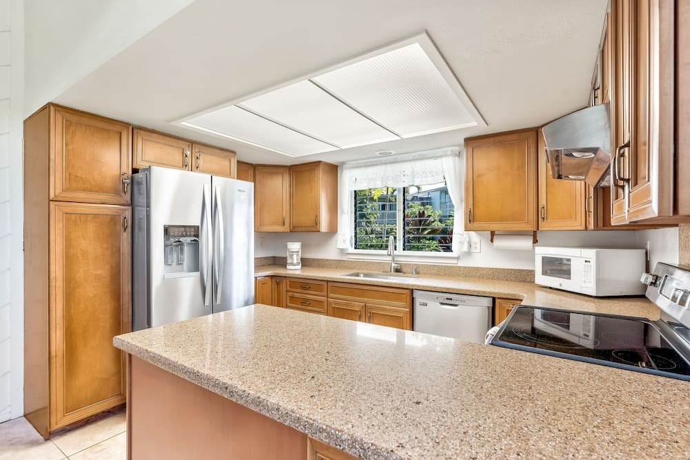 Puamana 21a 2 Bedroom Condo by Redawning