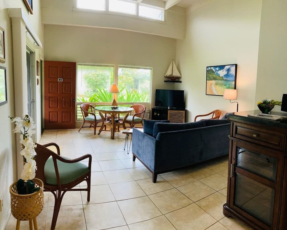 Puamana 21a 2 Bedroom Condo by Redawning