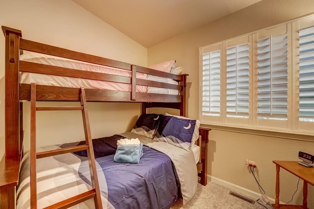 Sutter Trail Sparkles - Air Conditioned Large Family Home!