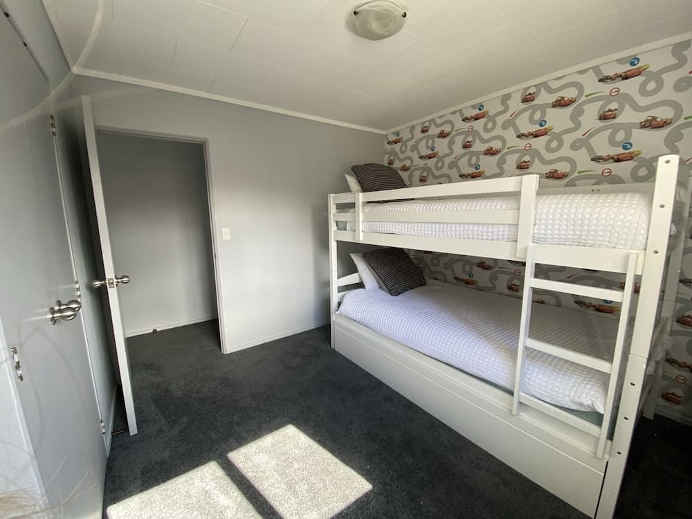 Motuoapa Bay Chalets