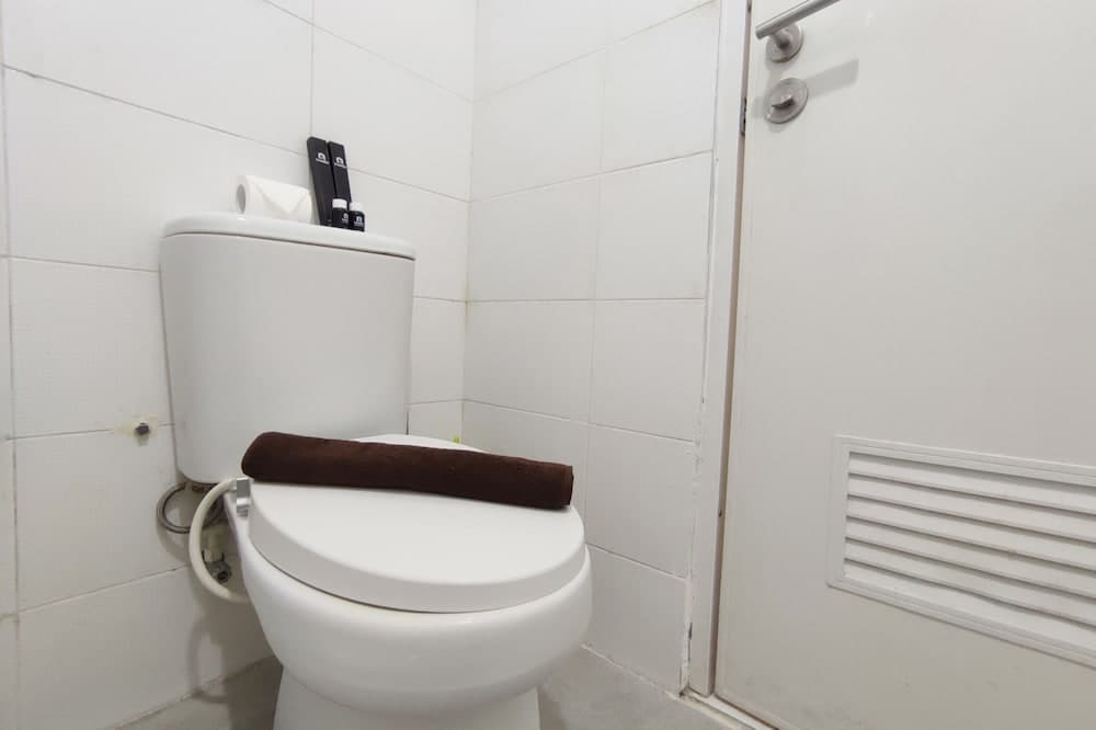 Comfort Studio At Candiland Apartment