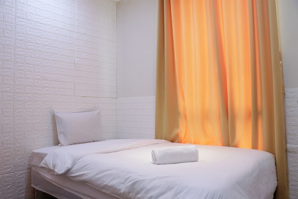 Nice And Comfort 2Br Apartment At Elpis Residence