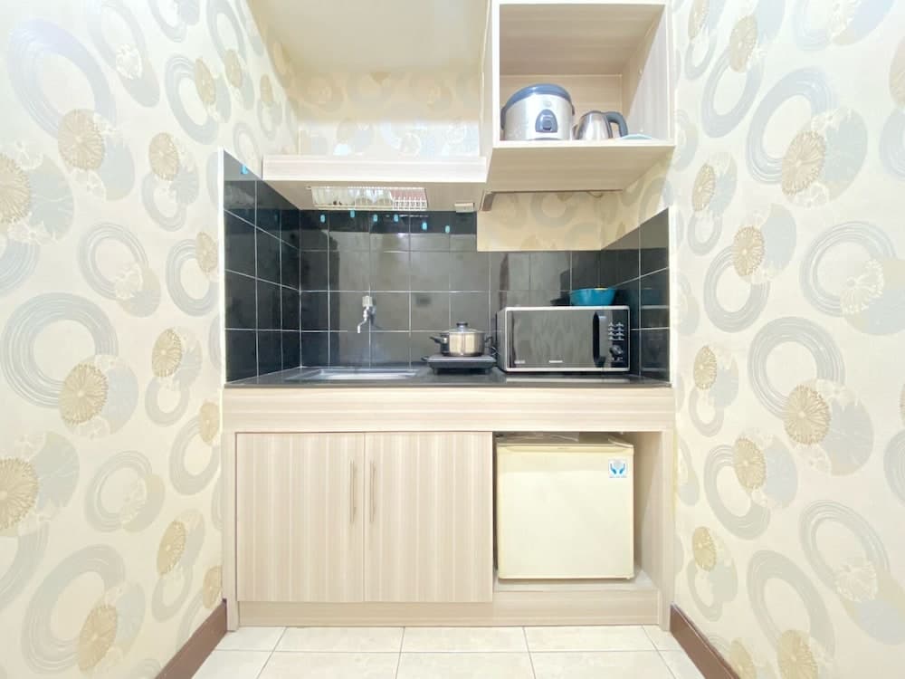 Private Spacious Executive Studio Room At Majesty Apartment Bandung