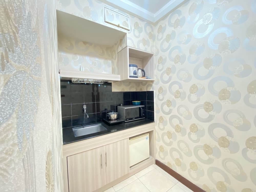 Private Spacious Executive Studio Room At Majesty Apartment Bandung