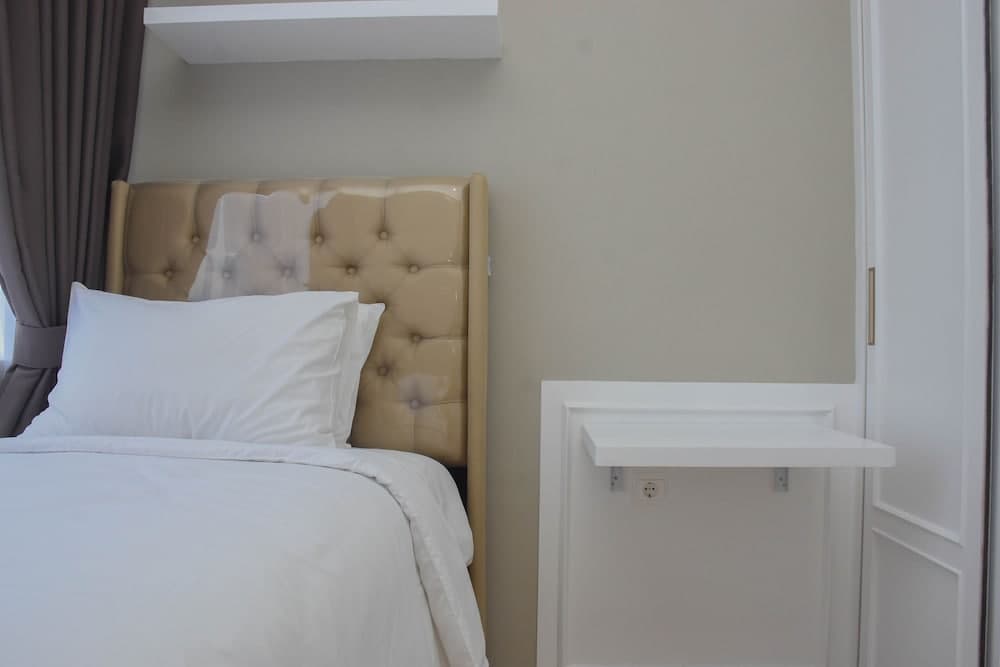 Modern And Comfy 2Br At Menteng Park Apartment