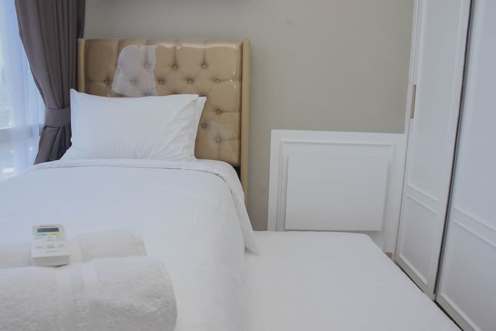 Modern And Comfy 2Br At Menteng Park Apartment