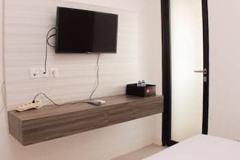 Cozy Stay Studio Urbantown Karawang Apartment