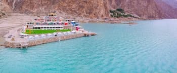 Luxus Hunza Attabad Lake Resort