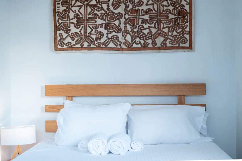 Spacious 2 Bedroom Apartment in Brunswick With Patio and Parking