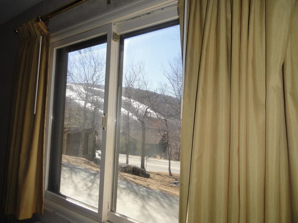 VCI - 4 Seasons at Beech Suite