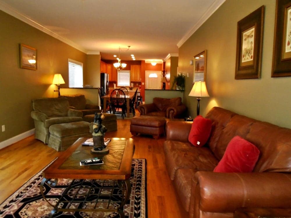 VCI - Klonteska Condominiums #D6