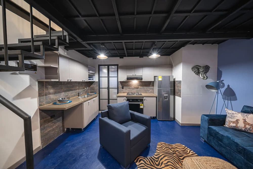 HOLT - Astorga Gardens - The African