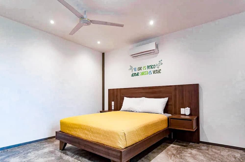 Private Condo in Awesome Complex Pool Rooftop Lounge Walk to 5 Avenida Beach