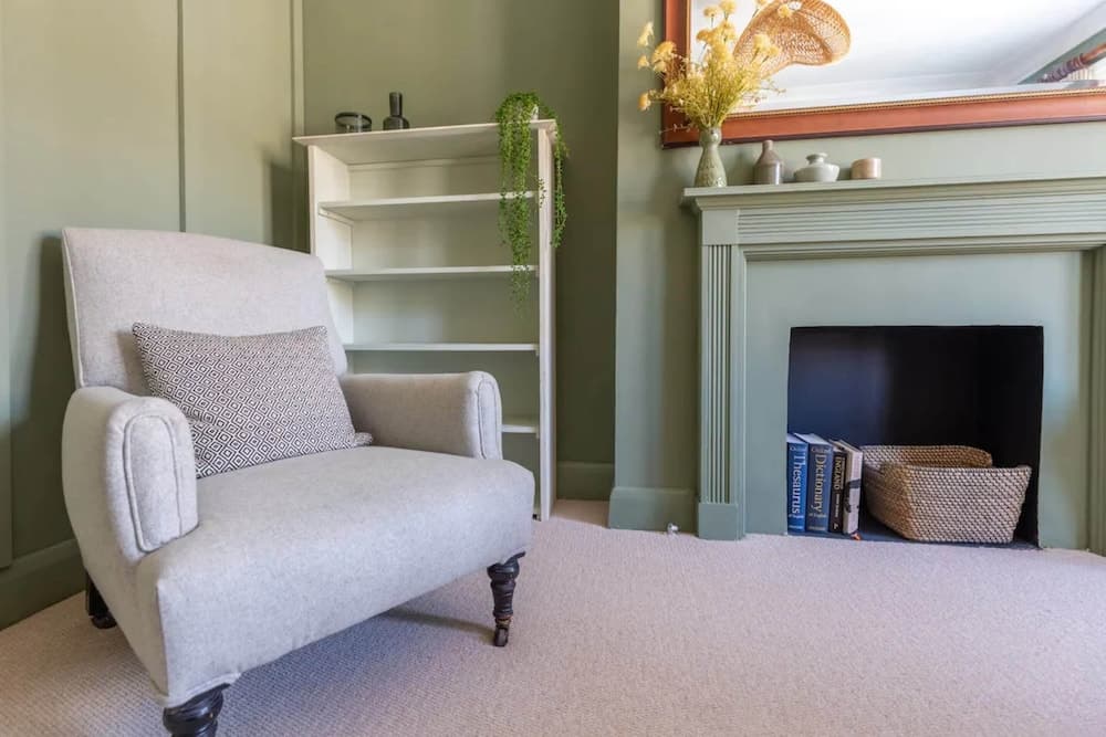 Luxuriously Designed 3 Bedroom Apartment in Clapham