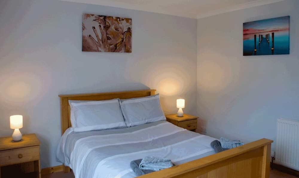 Lovely 3 Bedroom Bungalow Located in Drummore